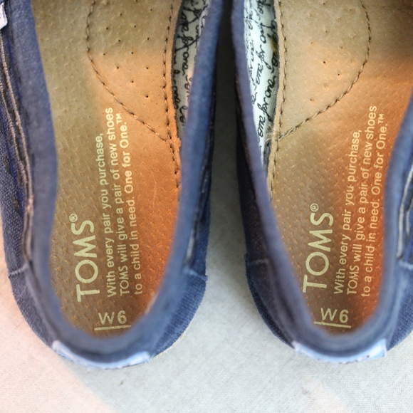 Navy Blue Toms size 6 new condition - Picture 5 of 8